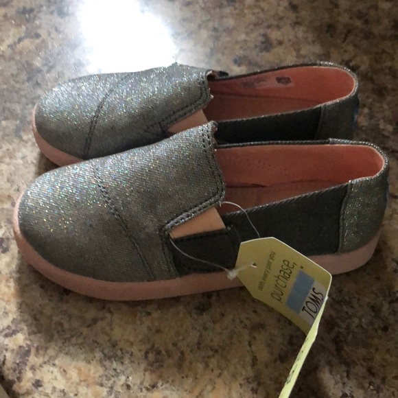 New! Toms Tiny Avalon Glimmer Shoes - Picture 2 of 2